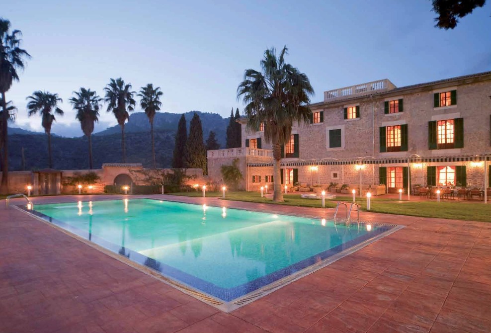 VALLDEMOSSA – IMPRESSIVE FINCA PROPERTY WITH 80 BEDROOMS FOR SALE