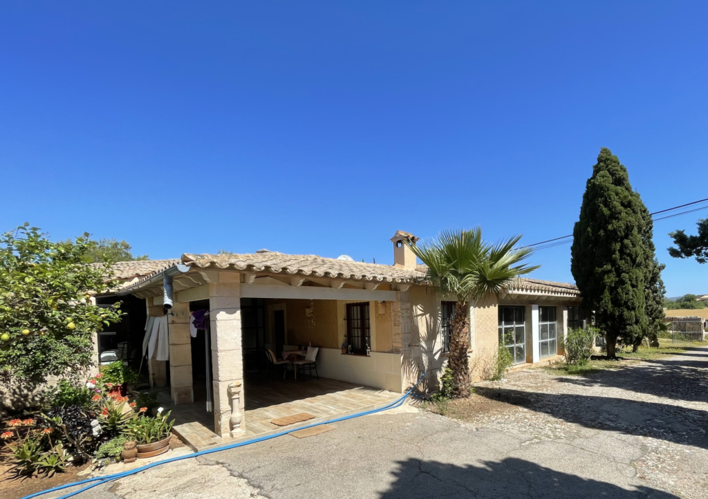 SANTANYÍ - HUGE FINCA WITH BIG POOL AND MANY POSSIBILITIES